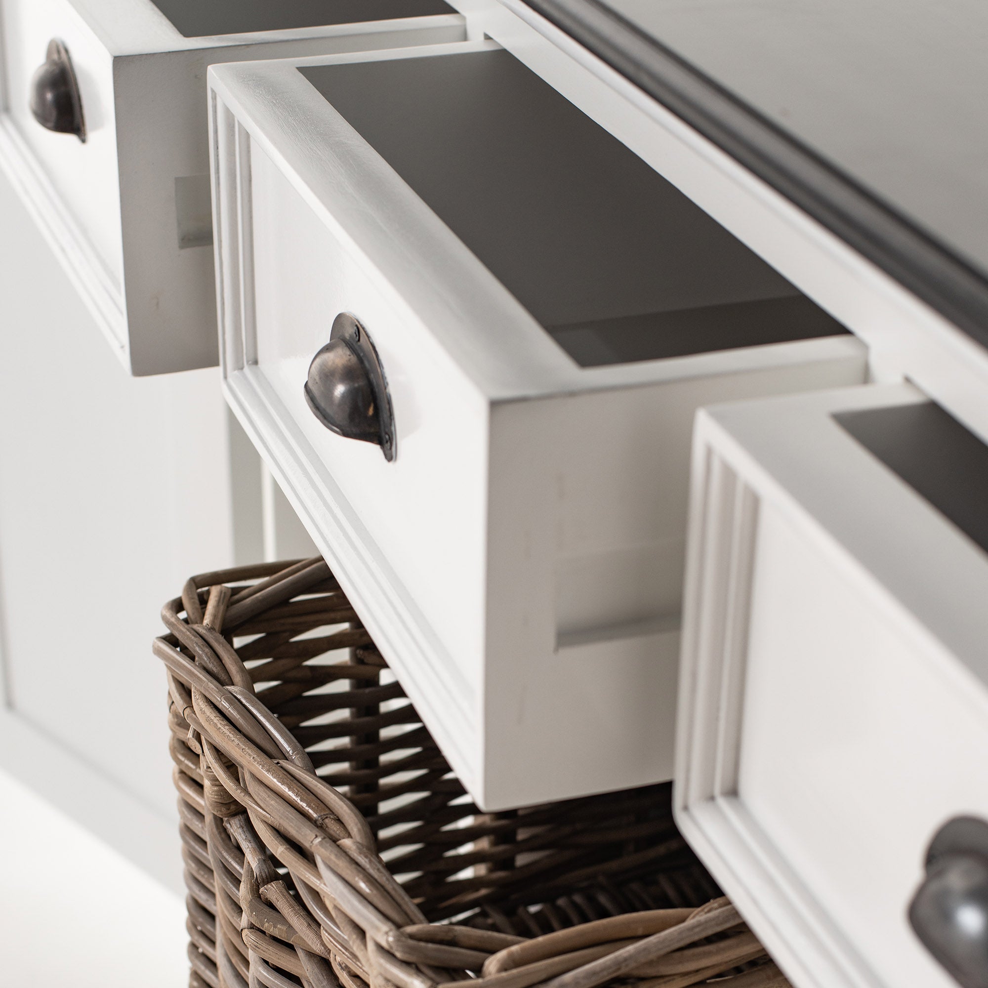 Halifax Contrast Buffet with 4 Baskets