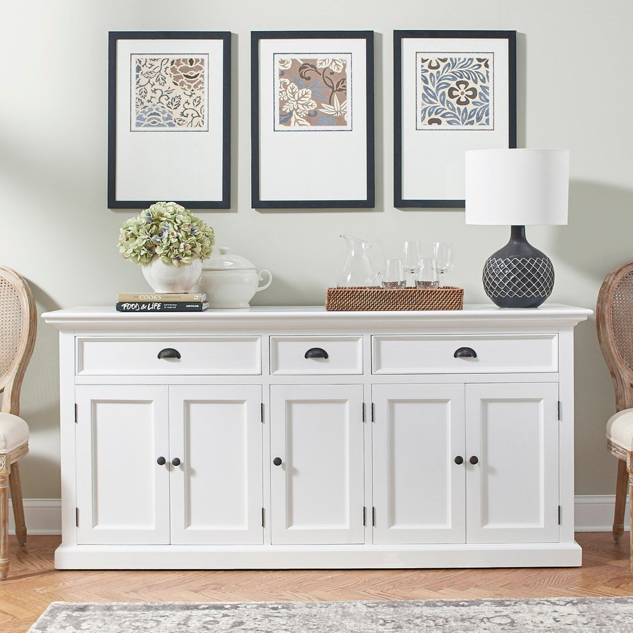 Buffet with 3 Drawers and 5 Doors