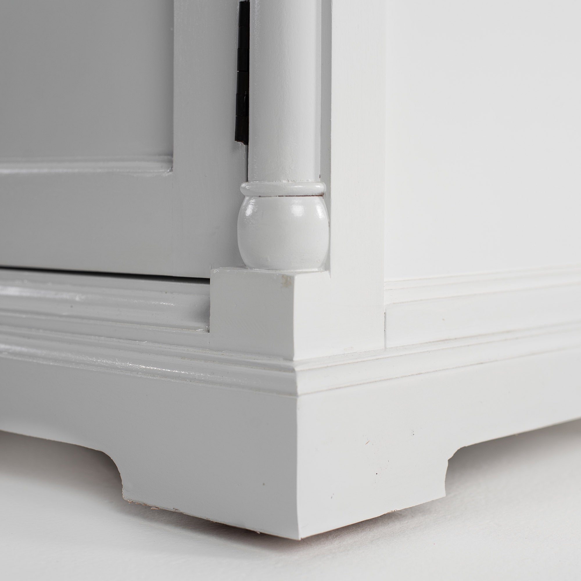 Provence Buffet with 5 Doors