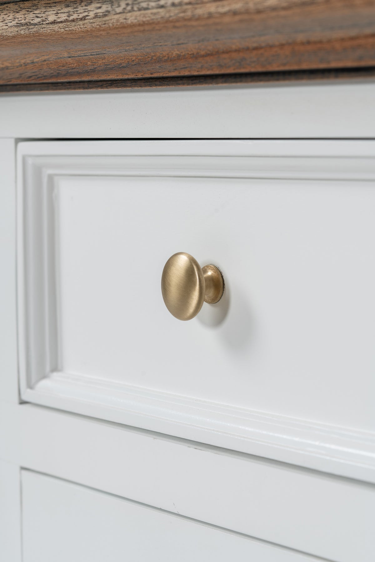NovaSolo Corfu Hutch Unit with 4 Glass Doors and 2 Drawers, Classic White & Medium Brown, close-up detail