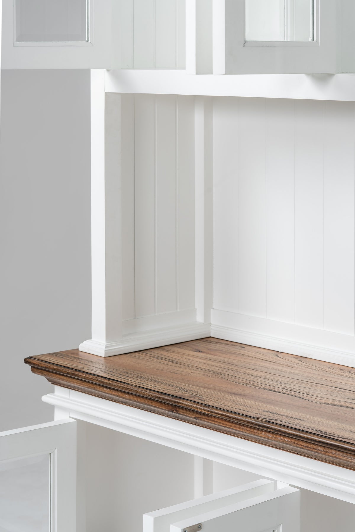 NovaSolo Corfu Hutch Unit with 4 Glass Doors, Classic White & Medium Brown, close-up detail