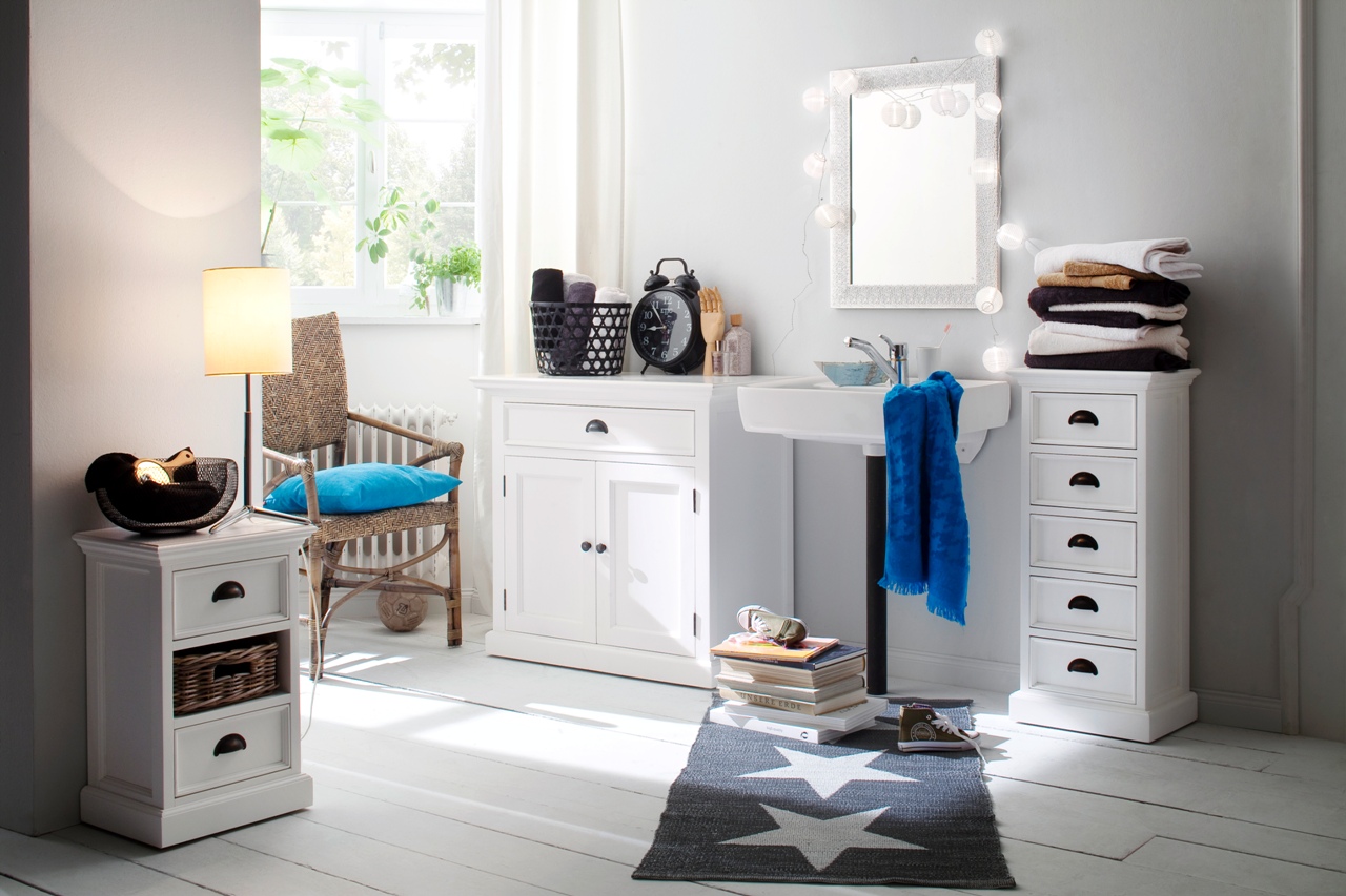 Storage Unit with Drawers